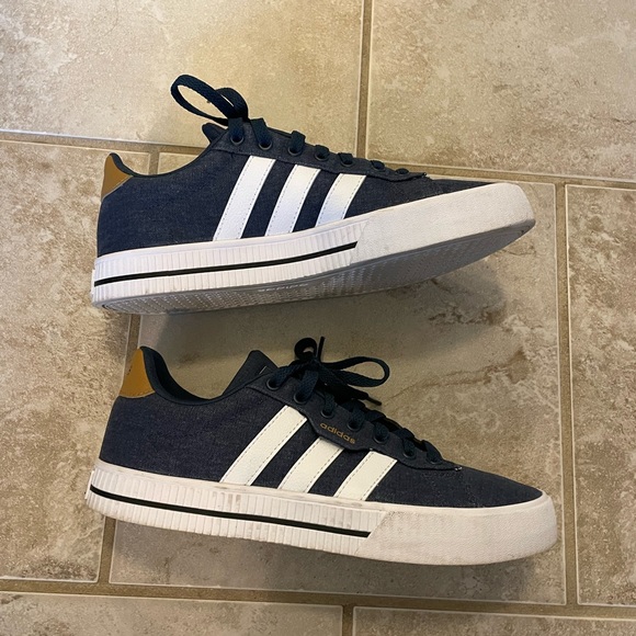 CONSIGNING SOON Adidas Daily 3.0 Sneakers M7.5/W9 - Picture 6 of 6